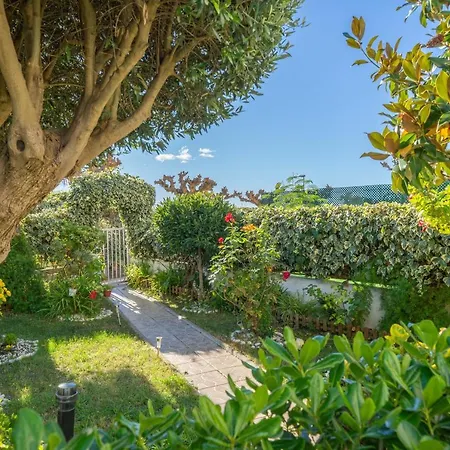 Homeholidaysrentals Ancora - Costa Barcelona Дом отдыха *